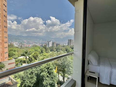 902 luxury apartment in heart of El Poblado! Condo in Envigado