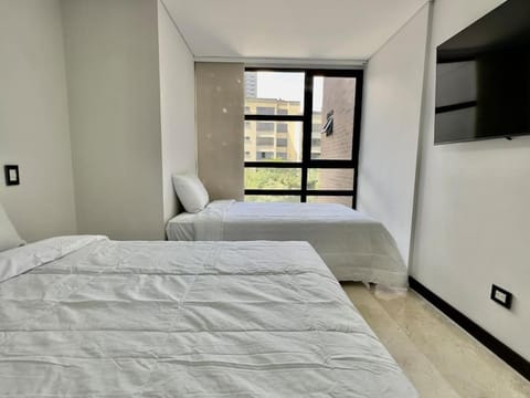 802, Amazing apartment in heart of El Poblado + View! Condo in Envigado