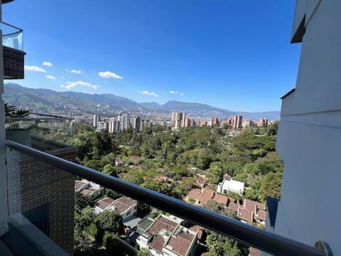 1202, Central Apartment in El Poblado + View Apartment in Envigado