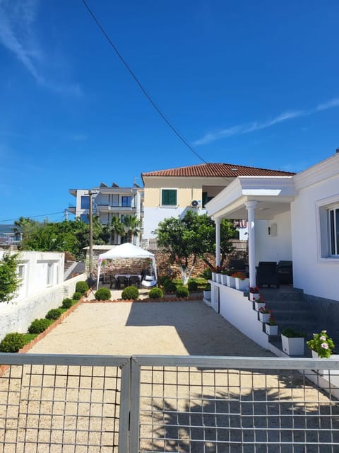 Vila Ademi Ksamil Villa in Ksamil