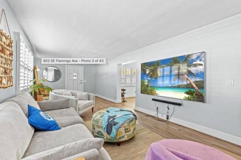 Downtown Beach Cottage - Heated Pool House in Stuart