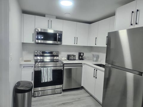 Kitchen or kitchenette, dishwasher, minibar, pet friendly, stove, toaster