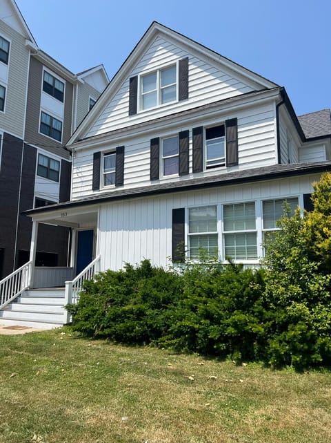 Near Pier Village and beach Apartment in Long Branch