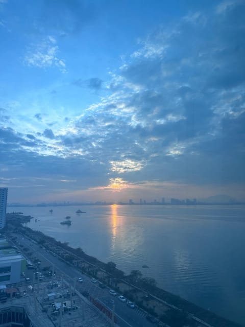 City view, Sea view, Sunrise