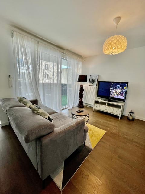 Communal lounge/ TV room, TV and multimedia, Living room, Seating area