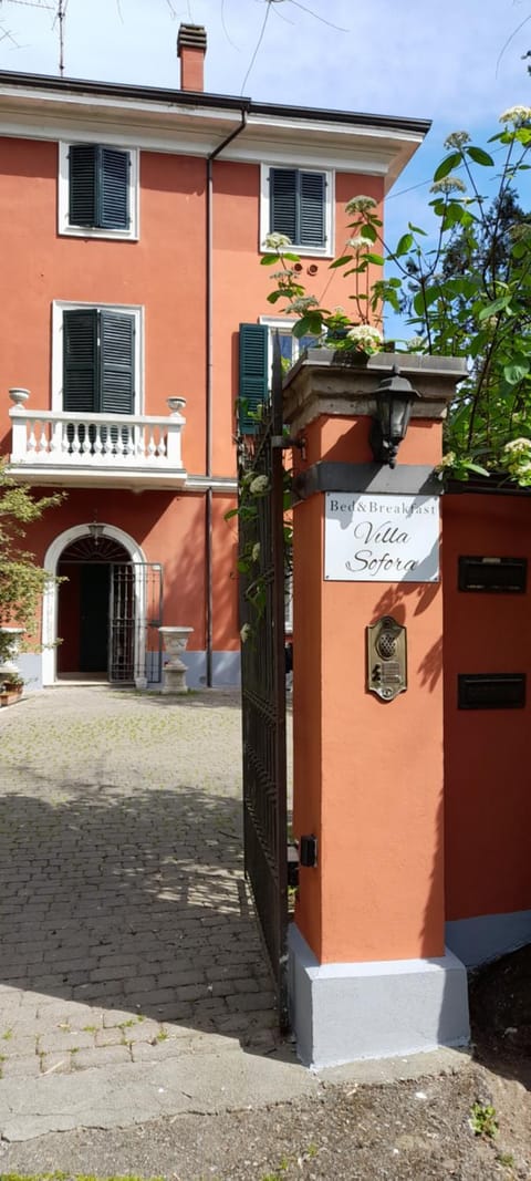 Property building, Day