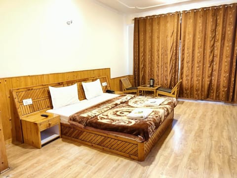 Summer Villa Hotel in Manali