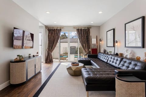 Luxury Home: Monthly Rental House Near Denver House in Englewood
