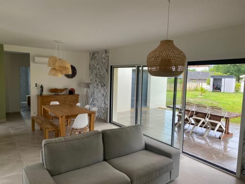 Maison chaleureuse pour 8 personnes House in Soulac-sur-Mer