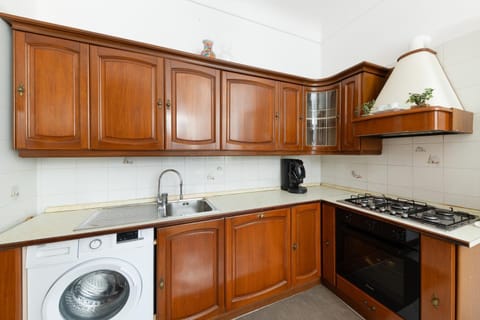 Coffee/tea facilities, Kitchen or kitchenette, dishwasher, pet friendly, stove, washing machine