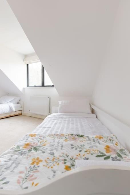 Cosy Twin beds with parking and Smart TV in a great location Vacation rental in Dartford