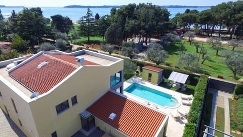 Property building, Bird's eye view, Garden view, Pool view, Sea view, Swimming pool