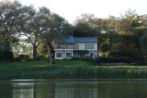 Kayube Zambezi River House Lodge nature in Zimbabwe