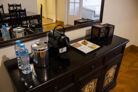 Coffee/tea facilities, Food and drinks, Drinks