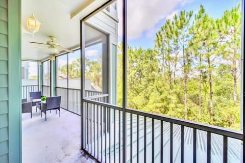 Modern 3BR Condo Near Disney- Pool and Hot Tub House in Four Corners