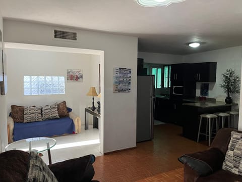 Casa grande y centrica, 3 cuartos y 2 baños Apartment in Hermosillo