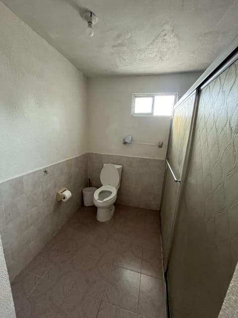 Casa grande y centrica, 3 cuartos y 2 baños Apartment in Hermosillo