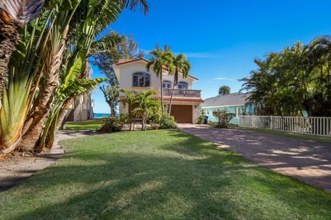 Dolphins Run home House in Anna Maria Island