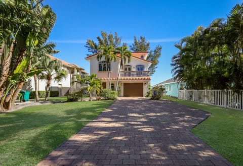 Dolphins Run home House in Anna Maria Island