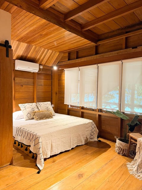 Bed, Photo of the whole room, Bedroom, air conditioner