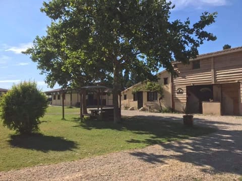 Gîte équestre en Provence aux pieds des Alpilles House in Graveson