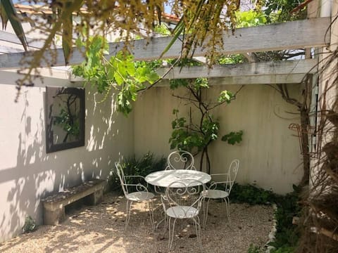 Charmante maison avec jacuzzi. House in La Flotte