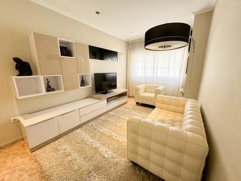 Communal lounge/ TV room, TV and multimedia, Living room