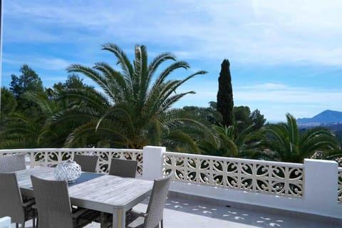 Villa with spectacular vieuw and swimmingpool. Villa in Marina Baixa