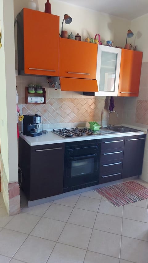 Kitchen or kitchenette, pet friendly, stove