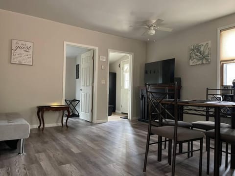 New~Bike trails, Downtown, pets ok House in Bellaire