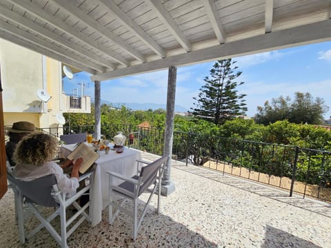 Patio, Spring, People, Natural landscape, Garden, View (from property/room), Balcony/Terrace, Dining area, Garden view, group of guests