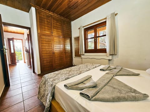 Bed, Bedroom, wardrobe