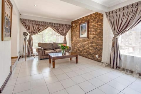 Avontuur Mason Bed and Breakfast in Gauteng