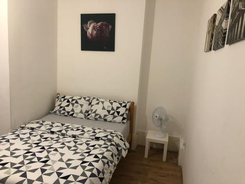 London x DM Weekly x Monthly Discounts x W13 Bed and Breakfast in London Borough of Ealing