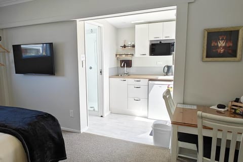 Secret Garden Guest Suite Condo in Tauranga