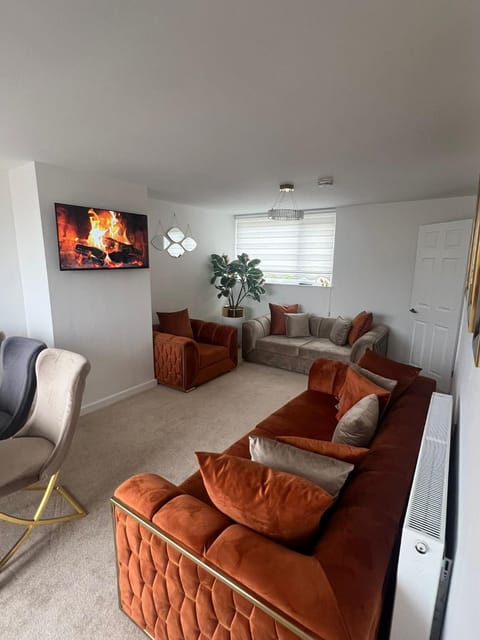 TV and multimedia, Living room, Seating area
