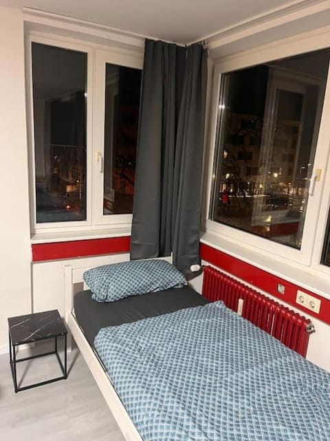 2-Zimmer im Zentrum mit Parkplatz, Küche, Bad Apartment in Ravensburg