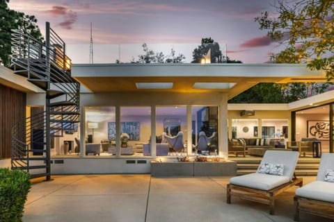 Hollywood Hills Oasis: The Ultimate Luxury Retreat Villa in Hollywood Hills