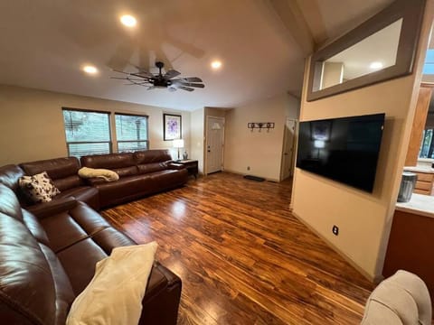 Super comfortable house on a Rustic Horse Ranch House in Clovis