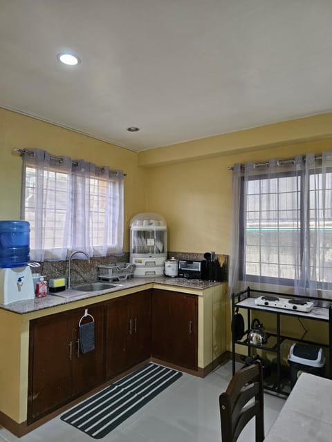 Astra Bella Apartment - Unit 4 Condo in Dumaguete