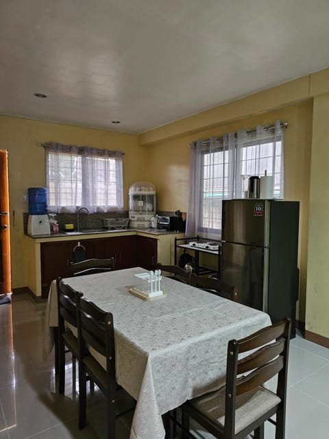 Astra Bella Apartment - Unit 4 Eigentumswohnung in Dumaguete