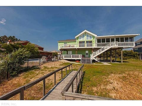 A Free Spirit House in Sandbridge