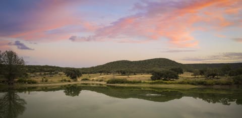 Indian Springs Lakehouse Bed and Breakfast in Bandera