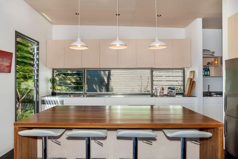 Horizons by Beach Stays House in Pittwater Council