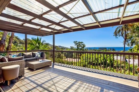 Horizons by Beach Stays House in Pittwater Council