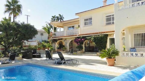 Garden view, Swimming pool, sunbed