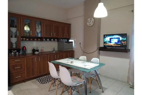 Property building, Kitchen or kitchenette, Living room