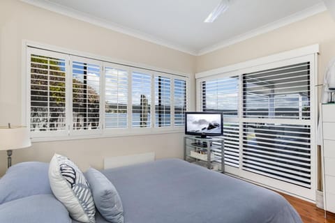 Careel Bay Waterfront House in Pittwater Council