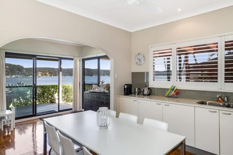 Careel Bay Waterfront House in Pittwater Council