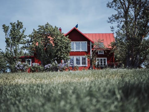 Property building, Natural landscape, Garden, Garden view, Sea view